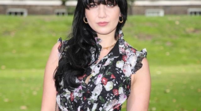 İngiliz model Daisy Lowe'dan taciz itirafı: Fotoğrafçım beni yatak odasına götürüp cinsel organını gösterdi