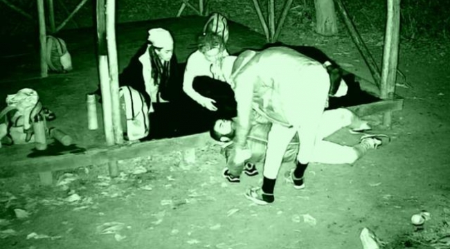 Survivor'da korku dolu anlar! Gece yarısı yarışmacı olduğu yere yığılıp kaldı
