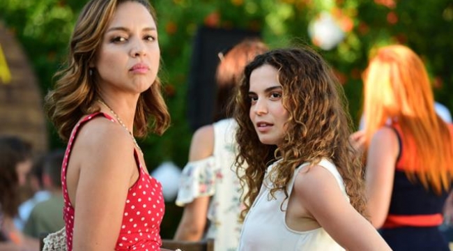 Oyuncu Aslı Bekiroğlu, arkadaşının eski sevgilisi Çağrı Telkıvıran ile aşk yaşamaya başladı