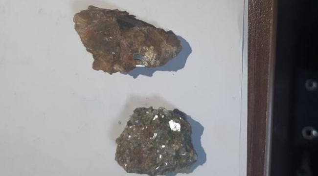 Definecilerin evinden 4 milyar liralık değerli taş çıktı