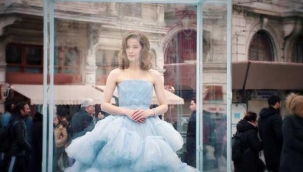 Güçlü kadrosu ve konusuyla adından söz ettirecek olan Camdaki Kız dizisinin bilinmeyen hikayesi ne?