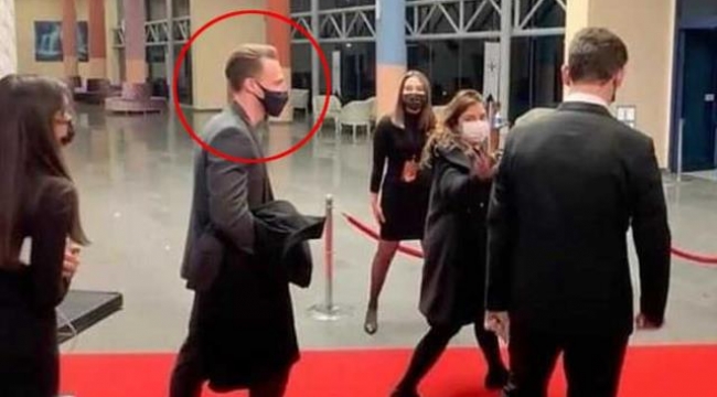 Kerem Bürsin, Bay J'nin olay yaratan sözlerinin ardından ödül törenini terk etti