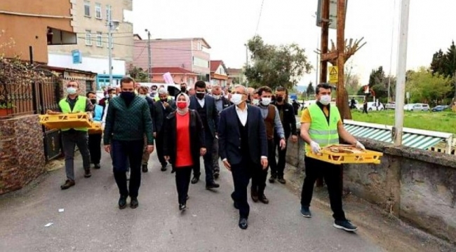 AKP'li Beykoz Belediyesi'nden 'lebalep' pide dağıtımı!