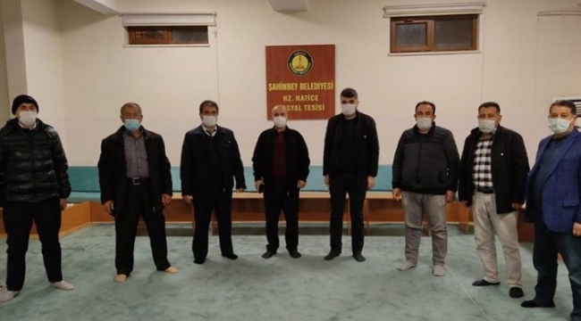 Yurttaşa kapalı olan belediyenin tesisinde AKP'liler toplantı yaptı