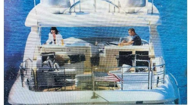 İşte aşkın fotoğrafı: Sibel Can ve Emir Sarıgül teknede baş başa