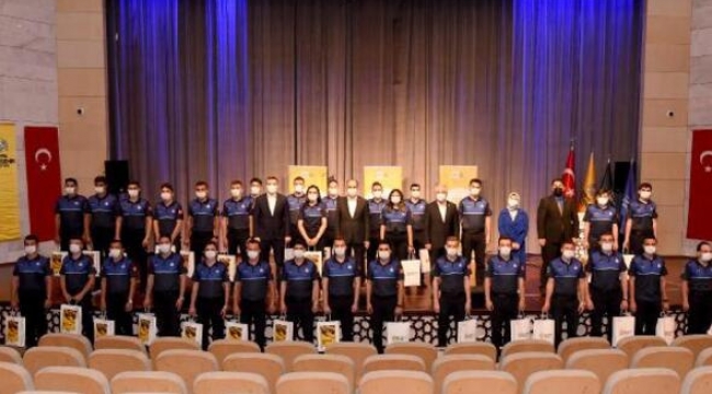 Konya Büyükşehir Belediye Başkanı, mesleğe yeni başlayan zabıtalarla buluştu