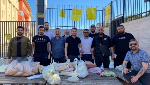 Küçükçekmece'de erzak dağıtımında uzun kuyruklar oluştu