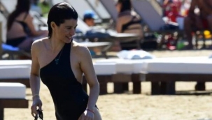 Beren Saat'in giydiği siyah mayonun satışları patladı