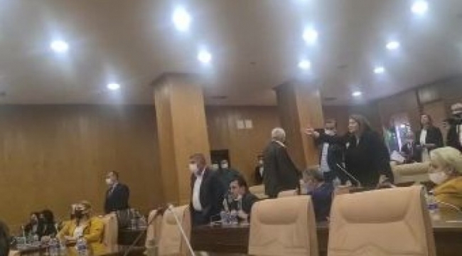 Böyle susturulmuş! AKP'li belediyedeki skandalların ardından gelen istifada şok görüntüler ortaya çıktı