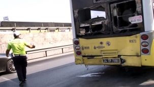 Avcılar'da hafriyat kamyonu İETT otobüsüne çarptı: 2 kadın yaralandı