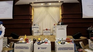 Küçükçekmece Belediyesi'nden 85 okul ve 87 amatör kulübe malzeme desteği