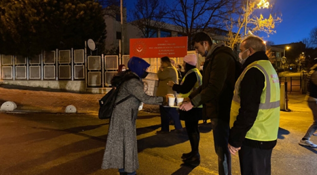 Teşekkürler Başkan Ali Kılıç, Maltepe Belediyesi'nden, Vatandaşlara Soğuk Havada Sıcak Çorba İkramı