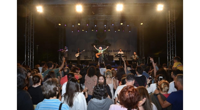 BEŞİKTAŞ BELEDİYESİ'NDEN EKOLOJİK YIKIMLA MÜCADELE ŞENLİĞİ