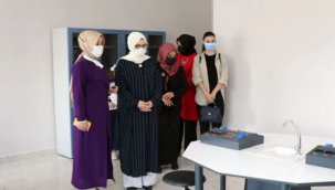 Diyanet İşleri Başkanı Ali Erbaş'ın eşi yine gündemde: Çantasını polis taşıyor