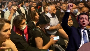 Siyasi yasak da isteniyor: İmamoğlu'nun yargılandığı dava ertelendi, yüzlerce kişi destek için adliyedeydi