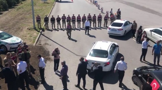 Ümit Özdağ'ın Hatay'a girişine izin verilmedi: Bütün partililere çağrı yapıyorum!