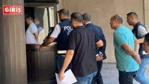 Basına 'Ünsal Ban' baskısı: Polis amiri, gazetecilerin odasını bastı