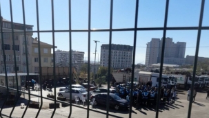 AKP'li Pendik Belediyesi'nde temizlik işçileri iş bıraktı: 'İyileştirme istiyoruz, sendika telefonlarımızı açmıyor'