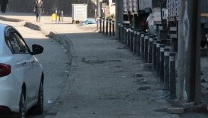 İBB hibe etti, AKP'li belediye amblemleri söktü