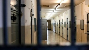 Cezaevlerinde adımlık yer yok