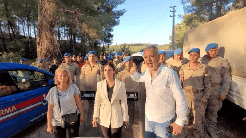 CHP milletvekillerinin Akbelen'e girişi jandarma tarafından engellenmeye çalışıldı