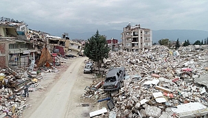 Yıkılan binalara ikamet verilecek