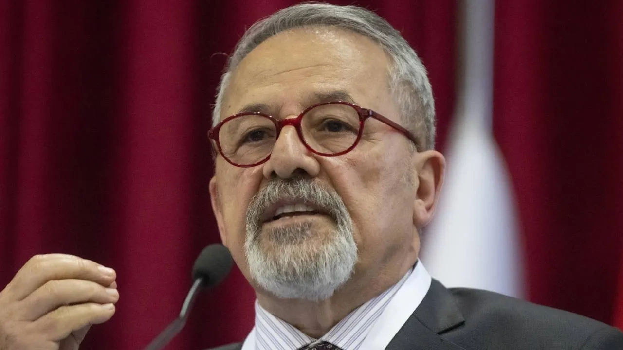 Naci Görür, Marmara'da peş peşe meydana gelen depremleri değerlendirdi