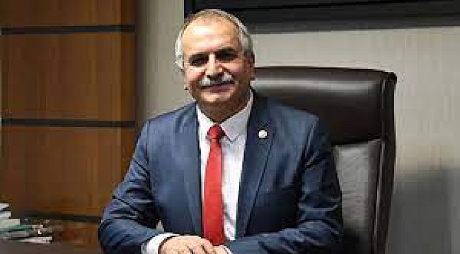 İYİ Parti eski Milletvekili ve medya patronu Ahmet Çelik, kardeşi tarafından bıçaklandı