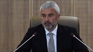 İYİ Partili aday kendisine gelen şantaj mesajını mitingde okudu