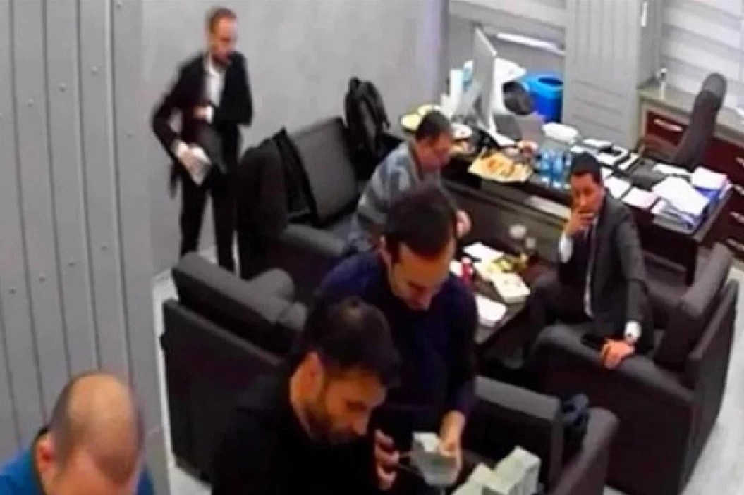 "Para sayma" görüntüleri soruşturmasında flaş gelişme: CHP'li 3 isim ifadeye çağrıldı