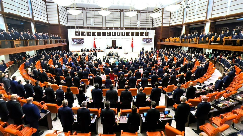 Ankara Koridorlarında Bu Plan Konuşuluyor: 20 Vekil Meclis'te Yeni Grup Kurmak İçin Harekete Geçti!