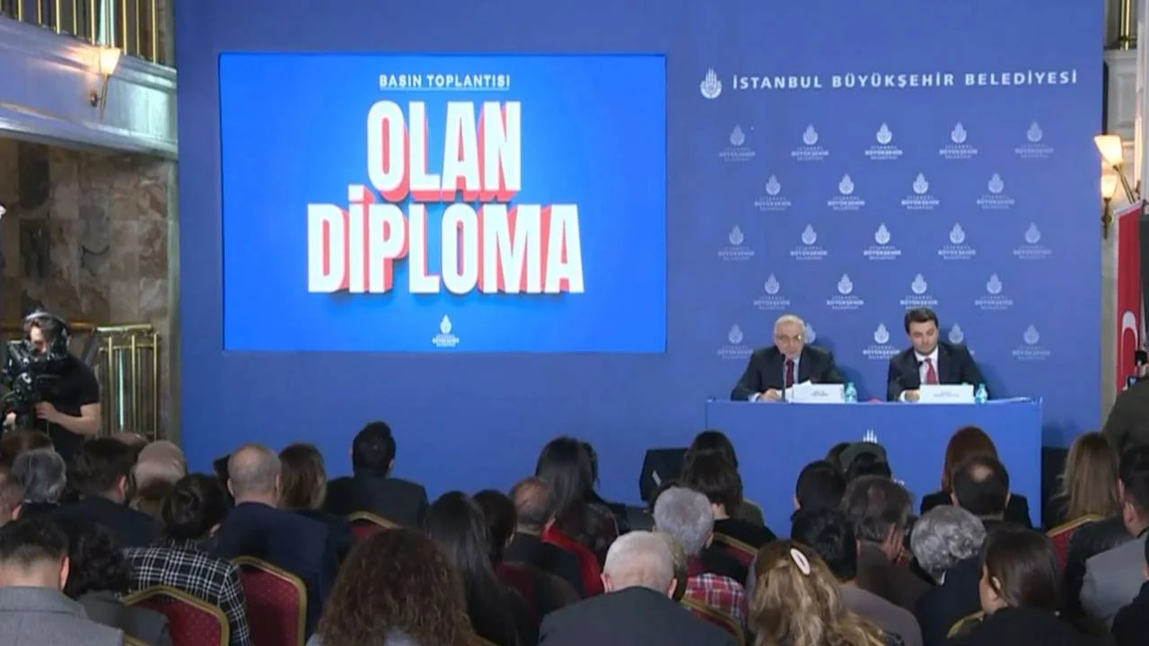 İmamoğlu'nun avukatları, diploma iddialarına ilişkin basın toplantısı düzenledi