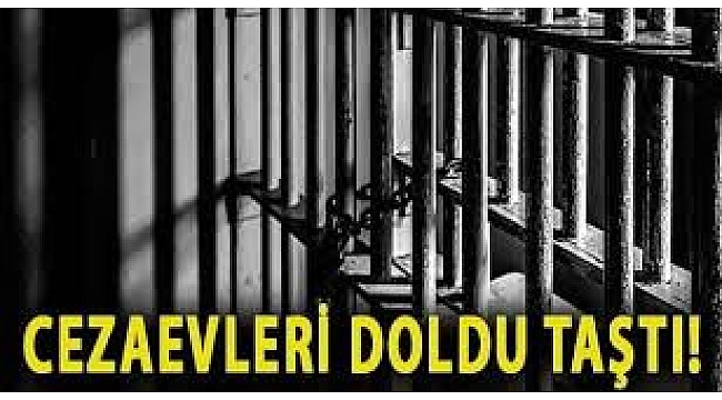 Nisan 2025 itibarıyla Cumhuriyet tarihinin rekoru kırılarak cezaevlerinde tutulan kişi sayısı 403 bin 60'a ulaştı.