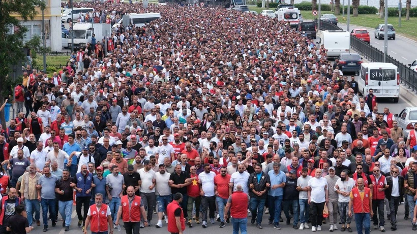 AKP'li Başkan, belediye binasını satacak