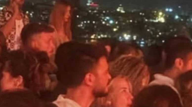 Pelin Akil'den yeni boşanan Anıl Altan, gece kulübünde sarışın güzelle görüntülendi