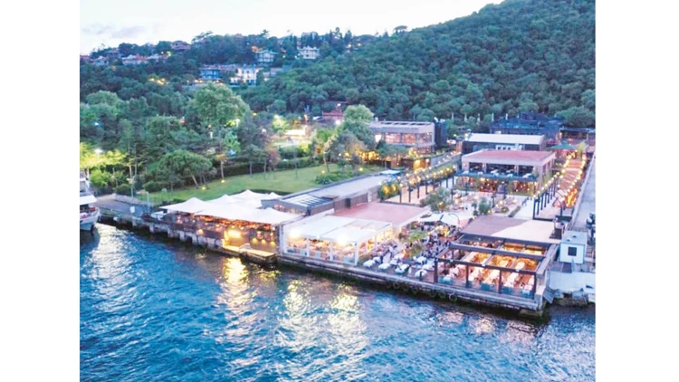 Oligark'tan hediye çekli rüşvet iddiası