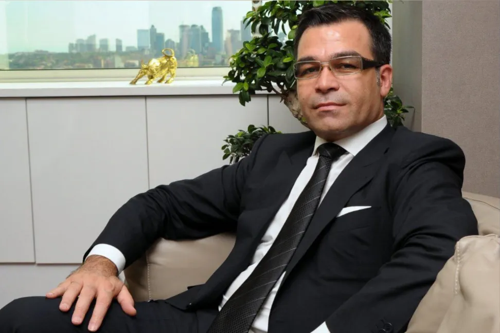 Kirli para ağı, polise ve savcıya rüşvet, şantaj ve dahası: Kimdir bu Nihat Özçelik?