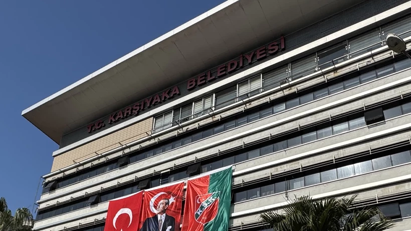 Karşıyaka Belediyesi'nde Memurlar İş Bıraktı